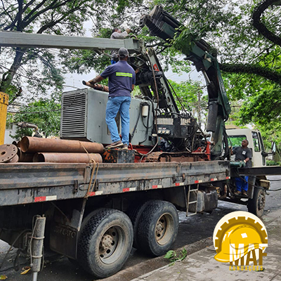 Maquina para Estaca Raiz em ação durante a obra da MAF Fundações